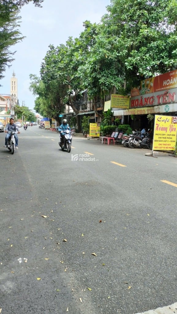 BÁN GẤP NHÀ 2 TẦNG TRUNG MỸ TÂY _ NGAY TRƯỜNG CAO ĐẲNG GIAO THÔNG VẬN TẢI TMT