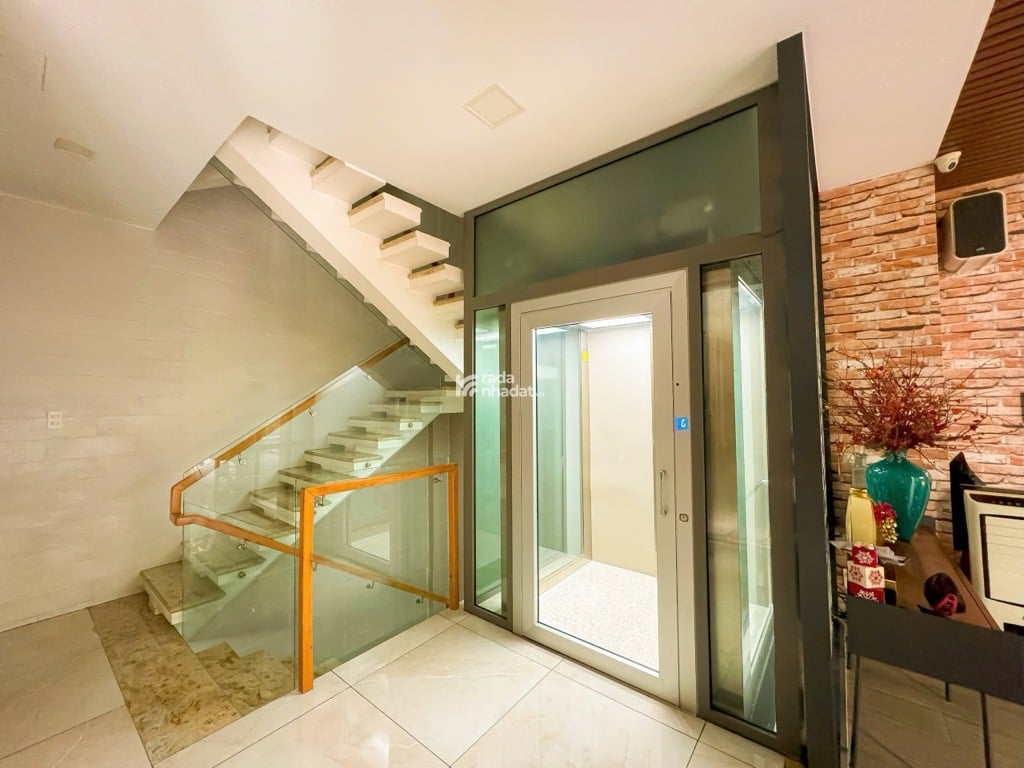  8 TẦNG- LÊ VĂN HUÂN -P.13- TÂN BÌNH- DT: 12.5*16M- 69 TỶ