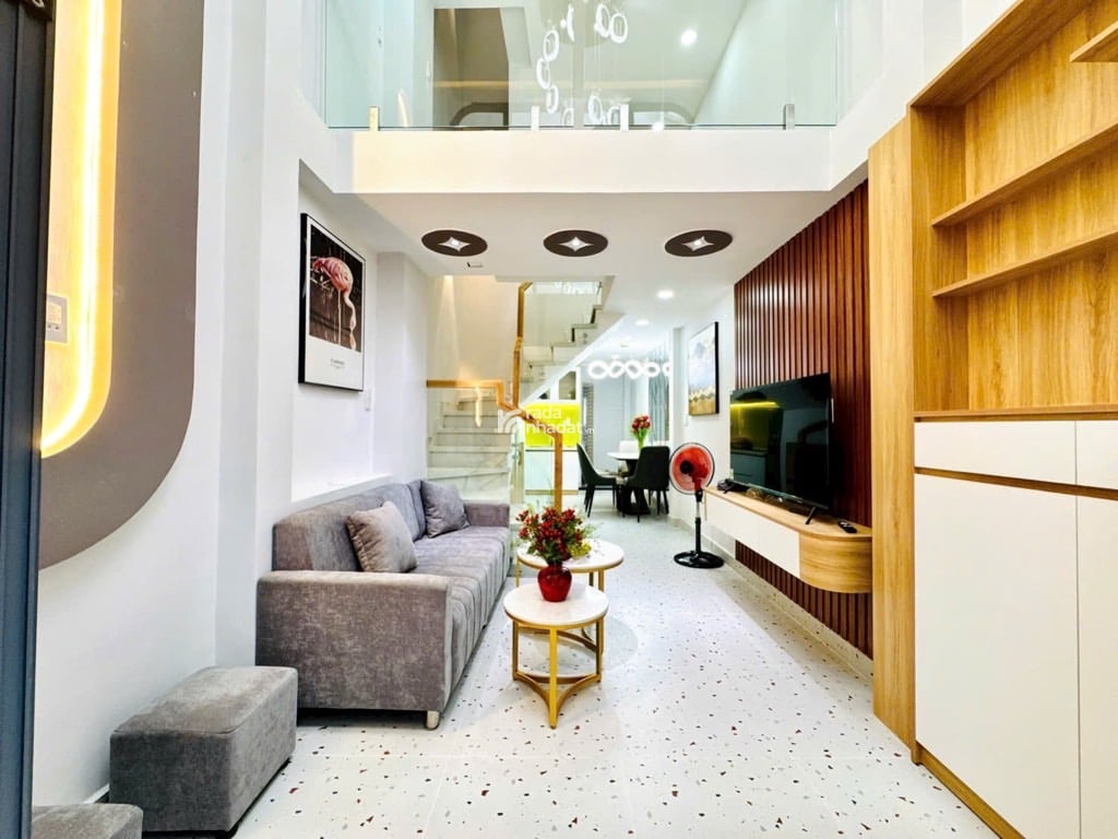 SÁT MT HOÀNG VĂN THỤ, TÂN BÌNH, 26M2 CÓ KẾT CẤU DỄ CẢI TẠO. GIẢM 350TR CHỈ CÒN 4.8T 