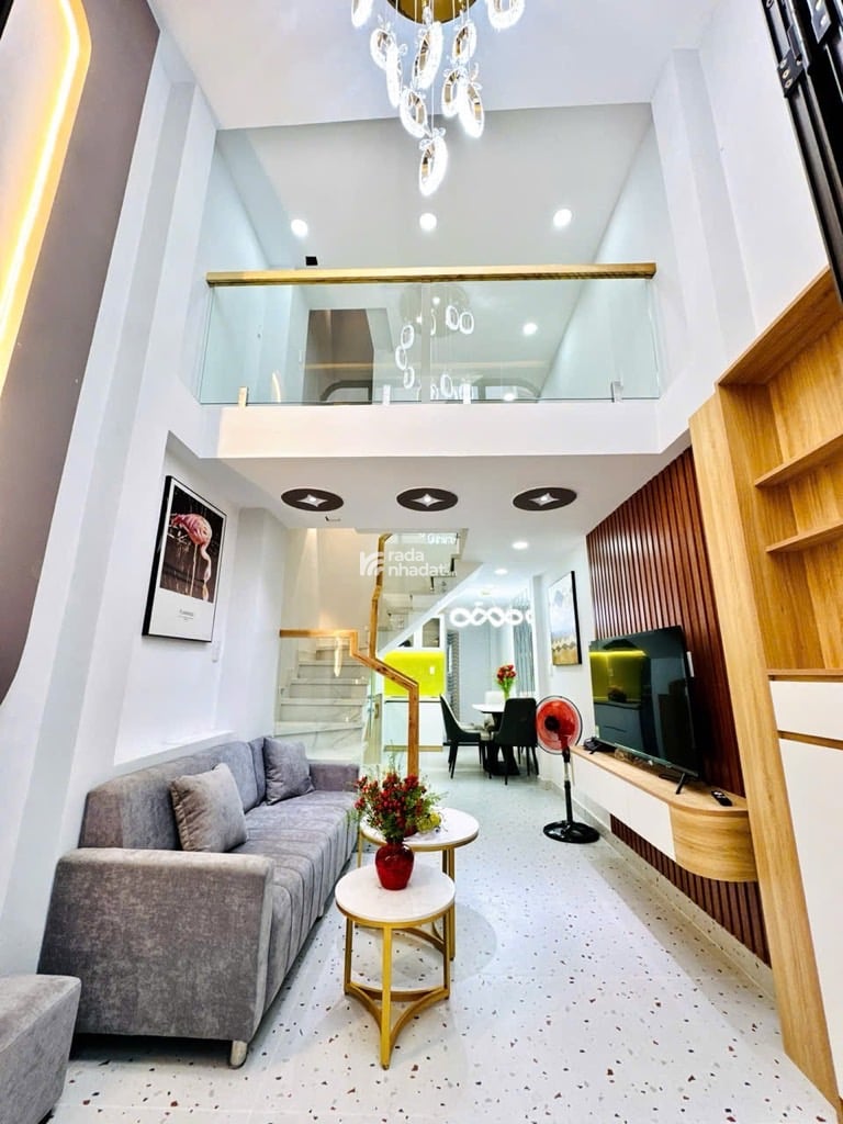 SÁT MT HOÀNG VĂN THỤ, TÂN BÌNH, 26M2 CÓ KẾT CẤU DỄ CẢI TẠO. GIẢM 350TR CHỈ CÒN 4.8T 