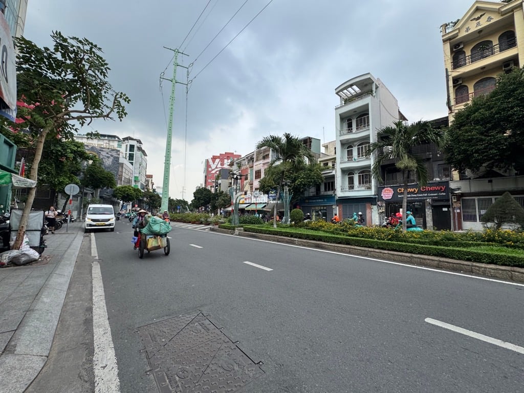 SÁT MT PHAN XÍCH LONG, PHÚ NHUẬN, 70M2 SẴN 4 TẦNG ĐÚC BTCT. GIẢM 350TR CHỈ 15.3T 