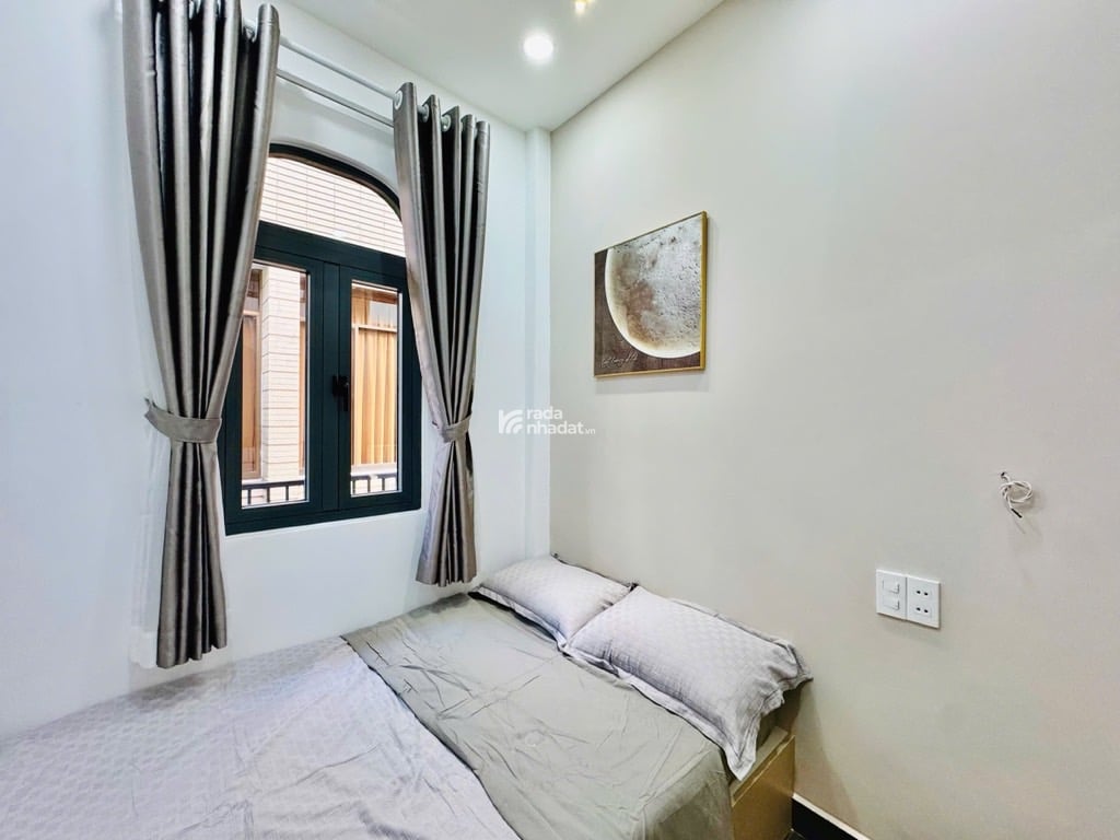 Bán nhà Phan Tây Hồ Phú Nhuận, 3 tầng full nội thất, Ở ngay, nhỉnh 5 tỷ.