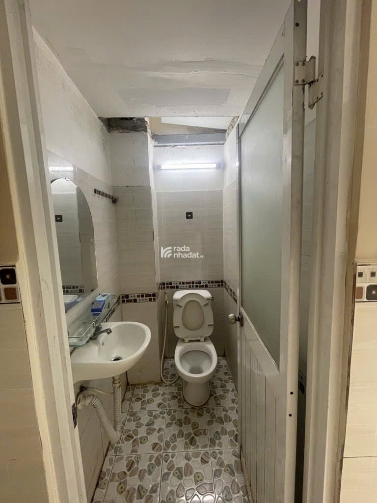 Nhà 3 lầu BTCT - Bùi Văn Ba - cạnh KCX tân thuận - sân để xe riêng - shr - nhà mới - nhỉnh 2T TL