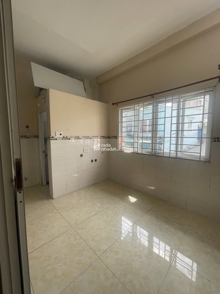 Nhà 3 lầu BTCT - Bùi Văn Ba - cạnh KCX tân thuận - sân để xe riêng - shr - nhà mới - nhỉnh 2T TL