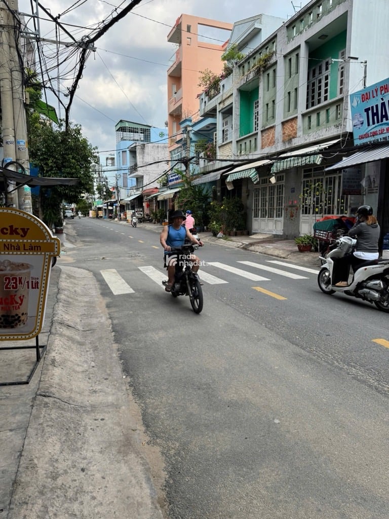 MTKD PHAN THỊ HÀNH, TÂN PHÚ, CHUẨN 210M2 HIẾM CÓ. GIẢM 550TR CHỈ CÒN 21.55T TL TỐT