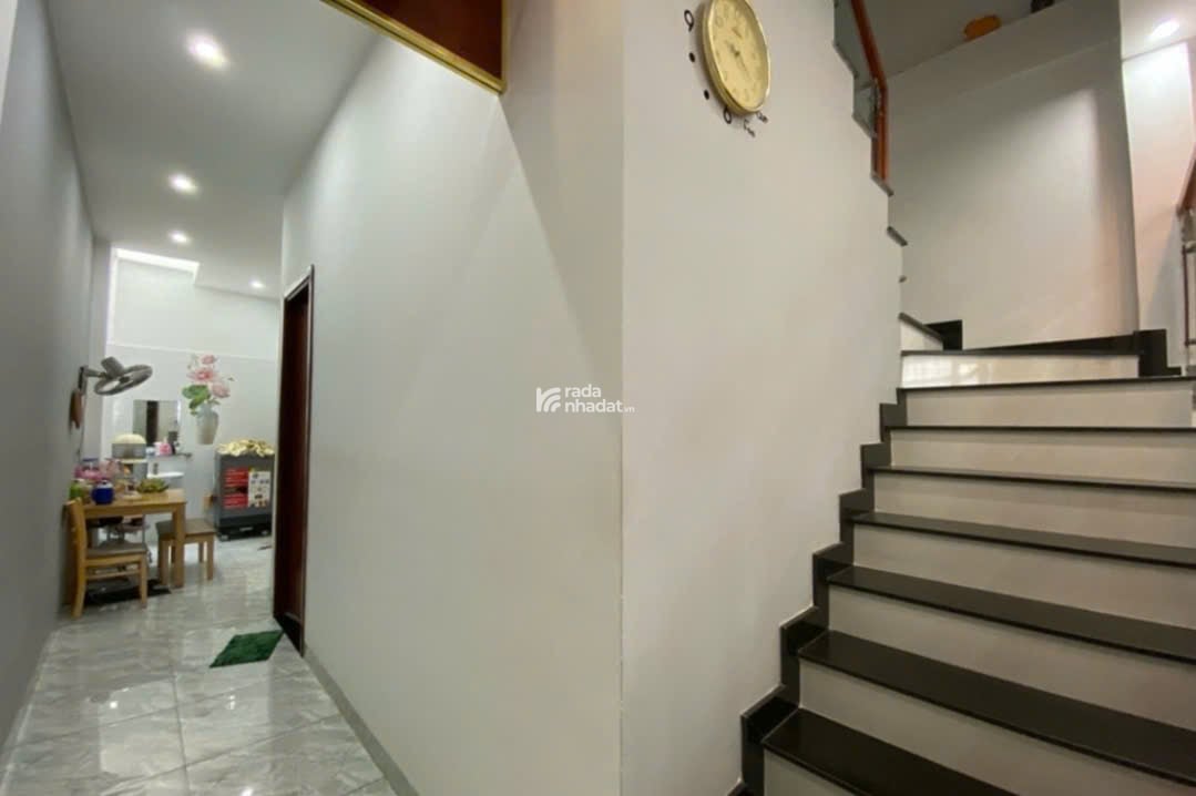 Nhỉnh 5T -60MV nhà đẹp 3 lầu hẻm 5M -kdc dân trí - cách Phú Mỹ Hưng 1P chạy xe 