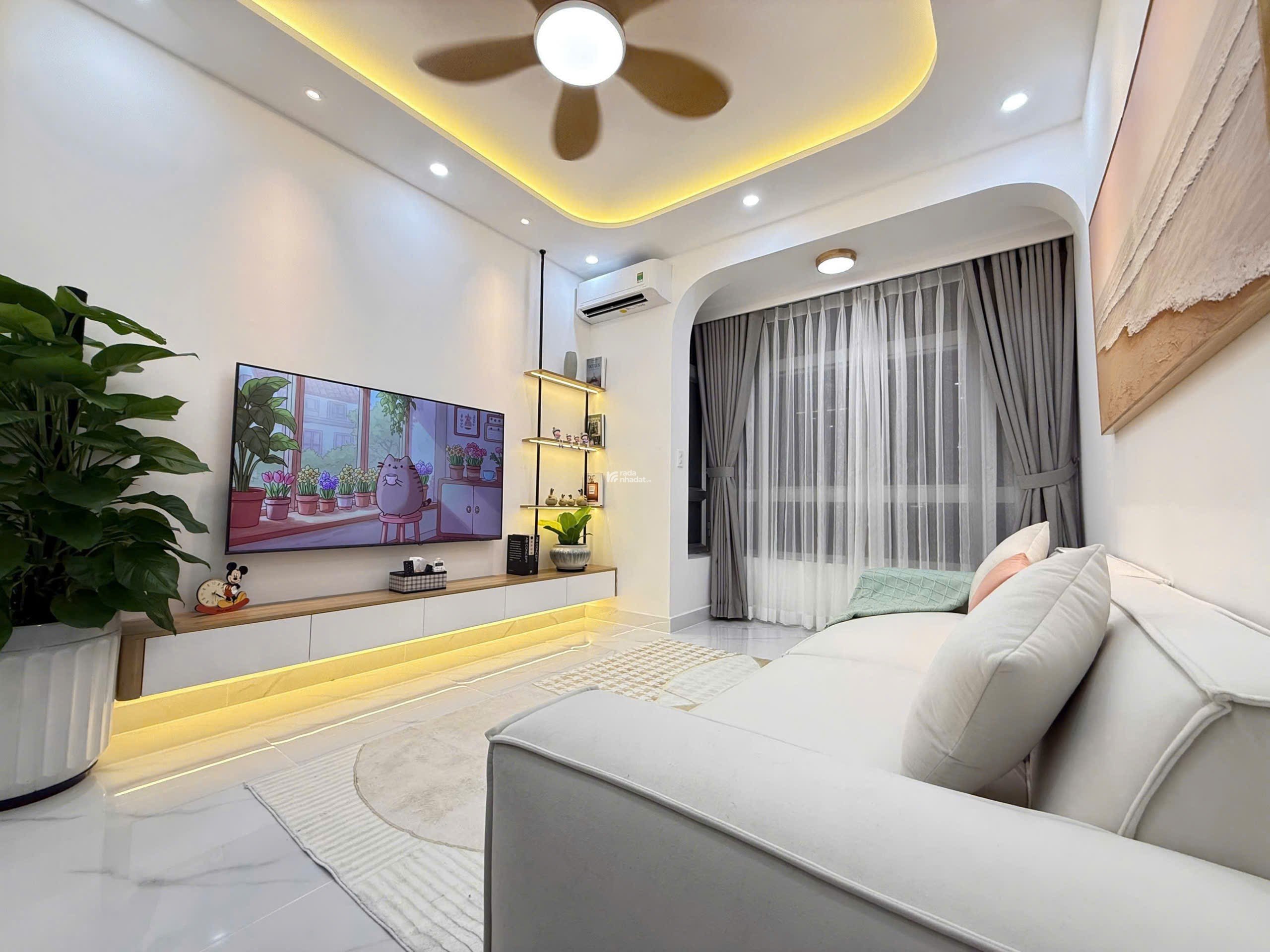 Bán nhanh căn hộ Sky garden 1, PMH, Q7, 88m2, Tk 3PN nhà mới đẹp, giá chỉ 6,6 tỷ 