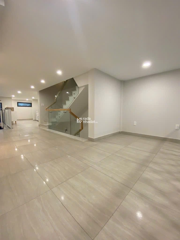 Nhà 3 tầng đường số 12, Thủ Đức , 68m2 đất, 250m2 sử dụng , hẻm xe hơi, full công năng