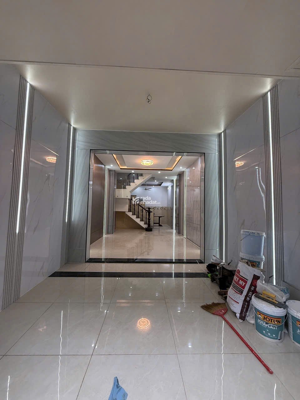 BÁN NHÀ 3 TẦNG 1/ TÔ NGỌC VÂN, Q12 - OTO ĐẬU TRONG NHÀ