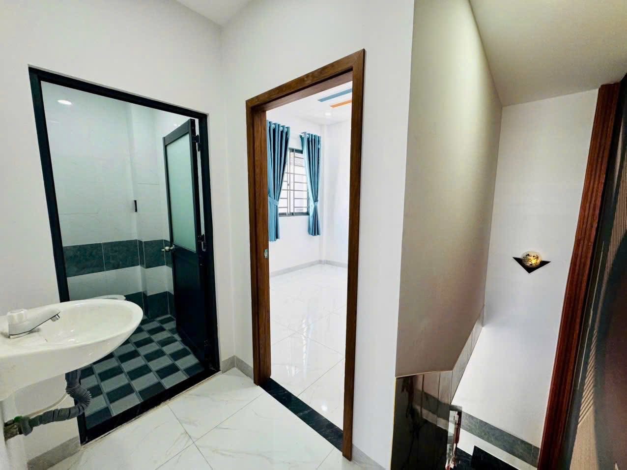 Bán nhà mới 2 tầng DT 54m2, đường xe tải, Đường 10, phường Hiệp Bình Phước, Thủ Đức