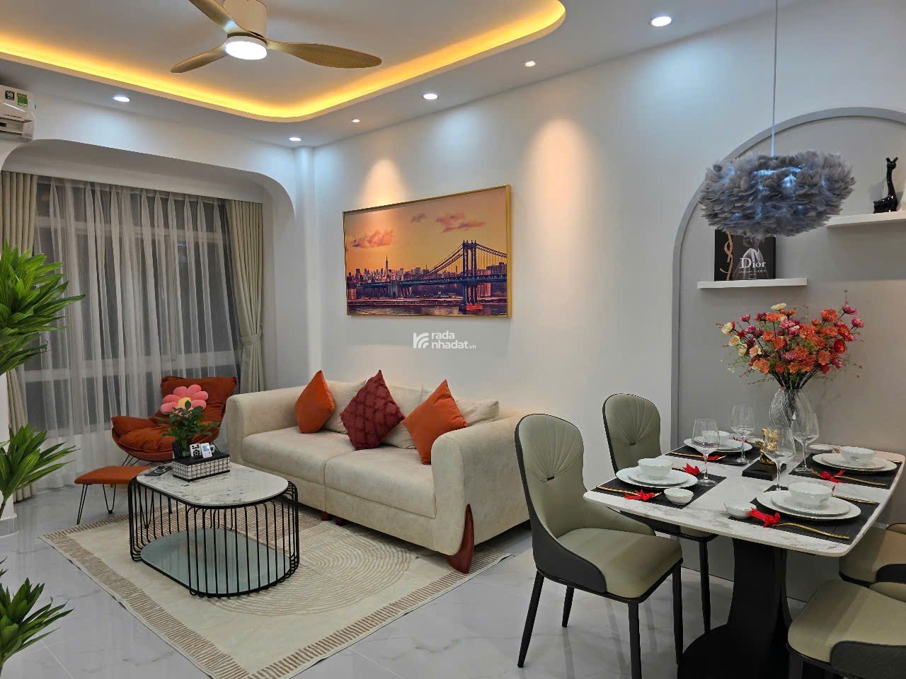 Bán nhanh căn hộ Sky garden 3, PMH, Q7, DT 68,86m2, tk 2PN nhà mới đẹp, giá chỉ 5,2 tỷ 