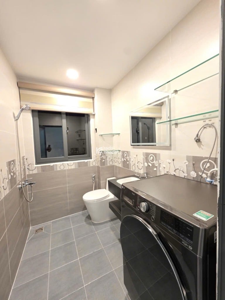 NHÀ 4 TẦNG MỚI ĐẸP - 61M2 - 5PN - CÓ THANG MÁY - HẺM Ô TÔ - FULL NỘI THẤT - GIÁP QUẬN 3