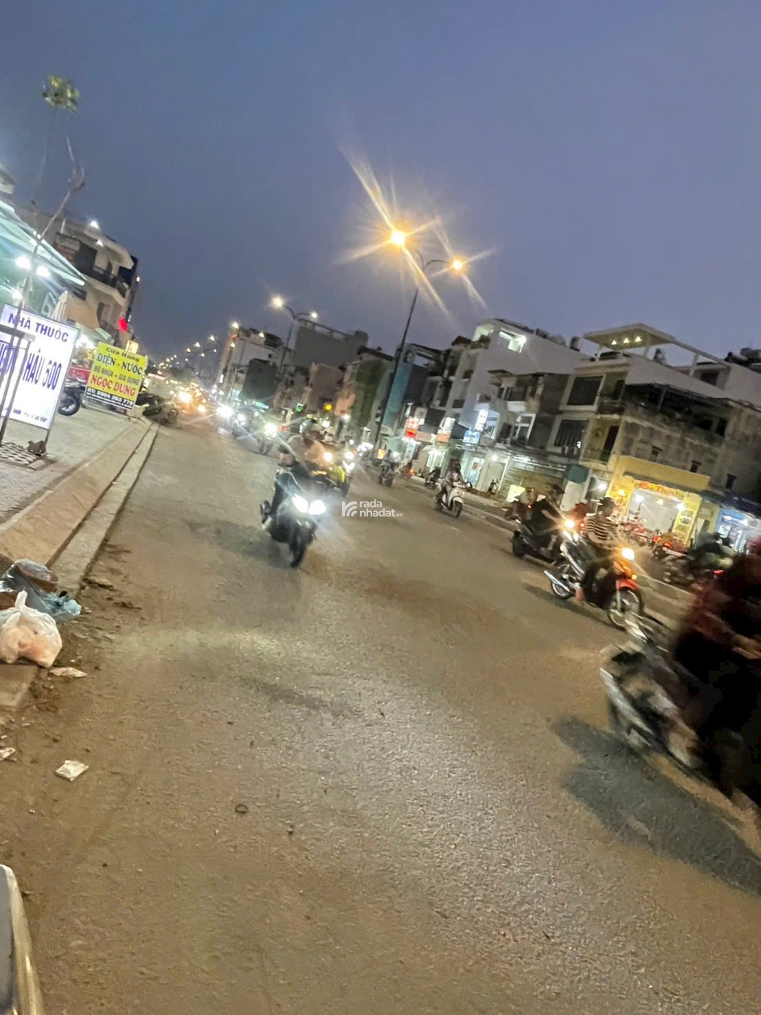 Bán nhà mặt tiền Dương Quảng Hàm