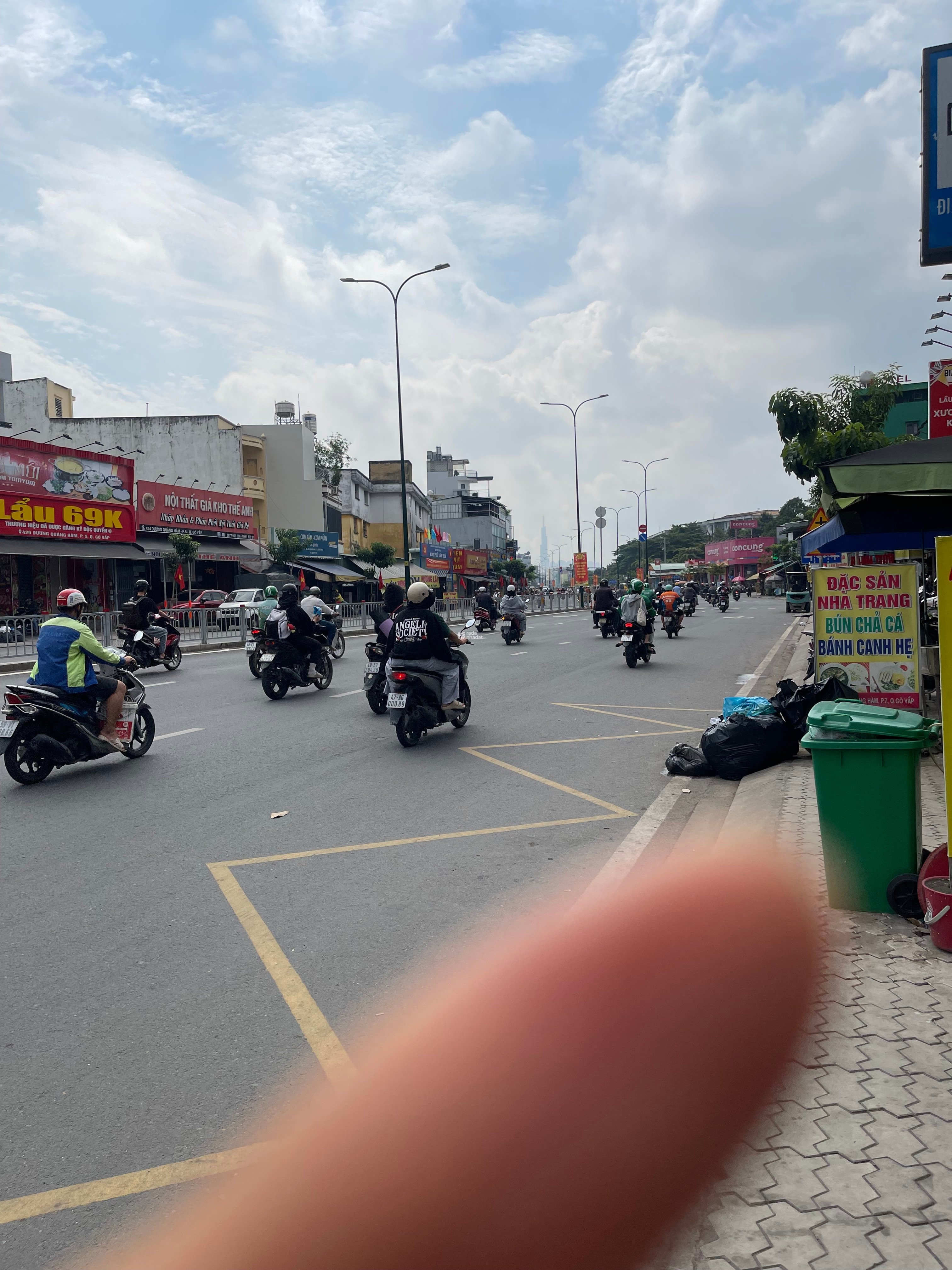 Bán nhà mặt tiền Dương Quảng Hàm