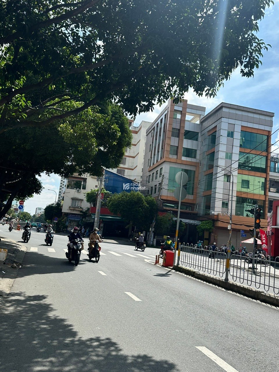 16.9 TỶ. NHÀ 4 TẦNG MẶT TIỀN  HOA SỨ P2, Q. PHÚ NHUẬN 3,5 x 15M