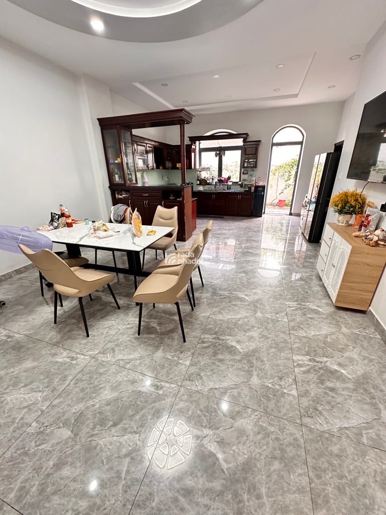 SIÊU HIẾM BIỆT THỰ - HỒ BƠI - HƠN 330M2 -