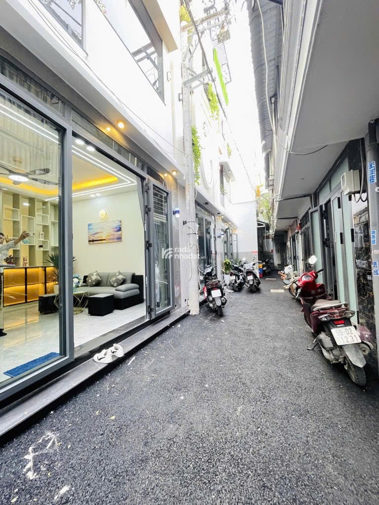 NHÀ MỚI Ở NGAY - FULL NỘI THẤT - GẦN CÔNG VIÊN LÀNG HOA