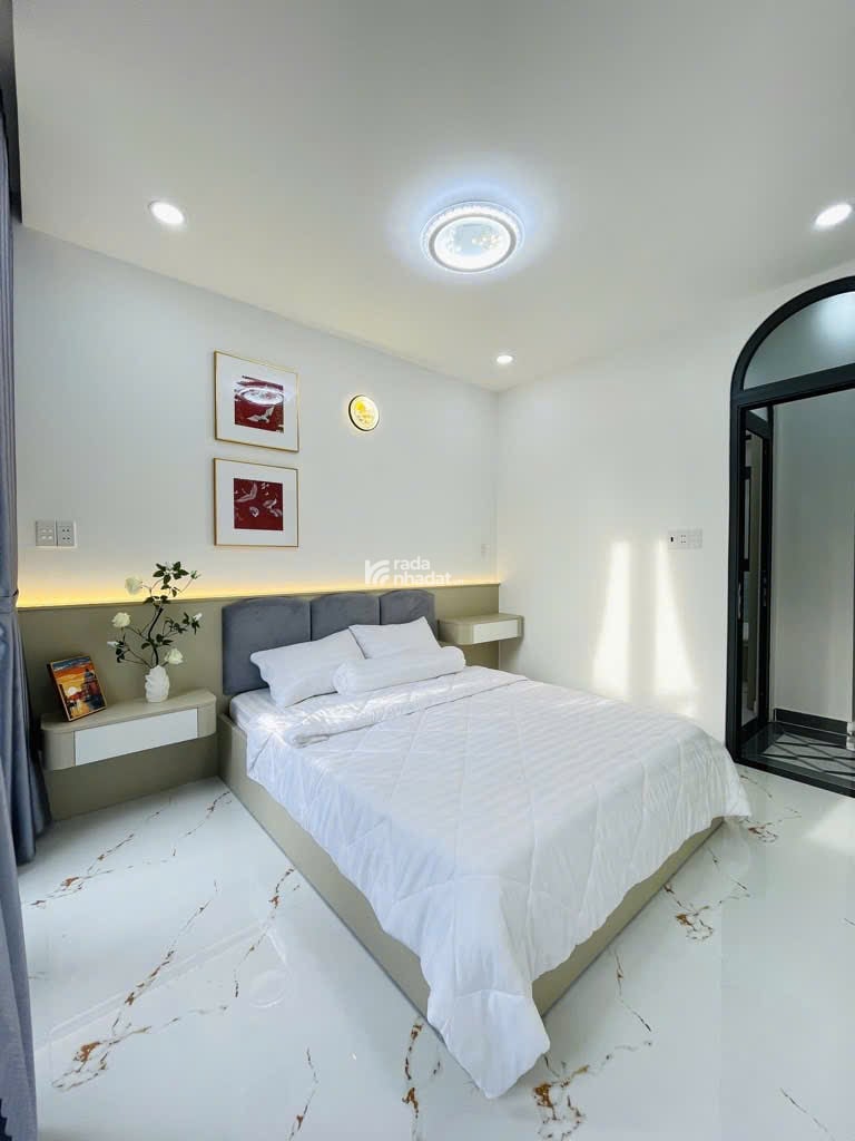 NHÀ MỚI Ở NGAY - FULL NỘI THẤT - GẦN CÔNG VIÊN LÀNG HOA