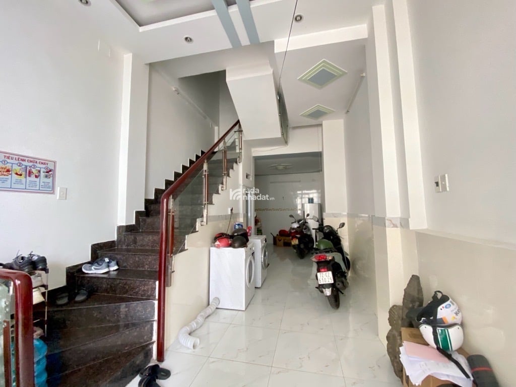 GIÁP QUẬN 10 -HẺM XE HƠI-4 TẦNG BTCT- THIÊN PHƯỚC - TÂN BÌNH -DT: 37M2- 6 TỶ 5