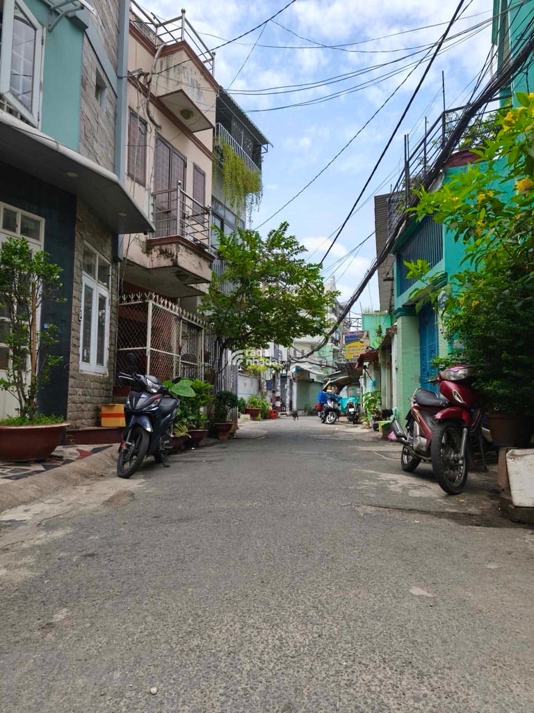 NGAY ĐẦM SEN, HẺM XE HƠI TÔ HIỆU, TÂN PHÚ, 32M2 HIẾM CÓ. GIẢM 450TR CHỈ CÒN 5T TL TỐT