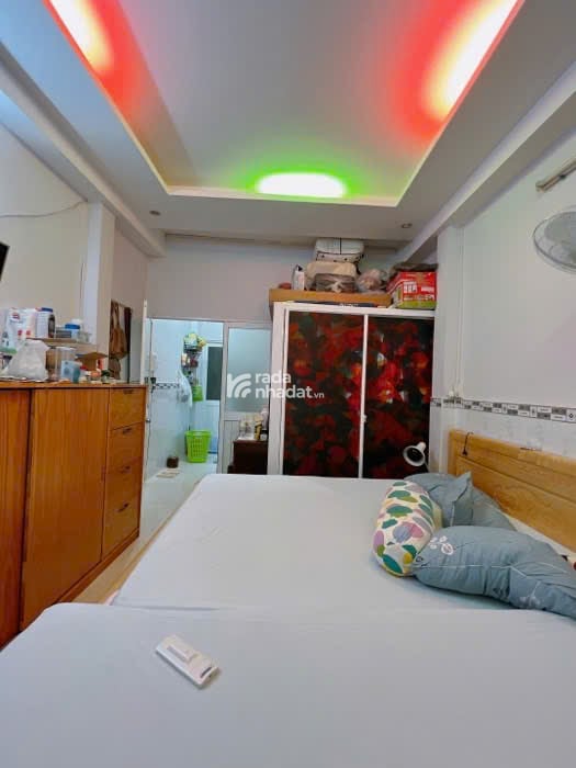 Nhà bán đường Đoàn Văn Bơ, Quận 4 mới đẹp, giá tốt, chỉ vài phút qua trung tâm Quận 1