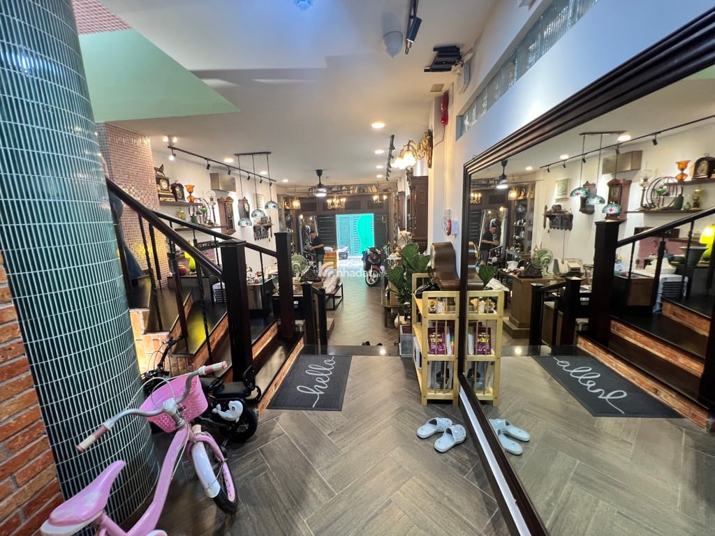 Bán nhà Phú Nhuận 4 x 18 x 5 tầng phong cách Âu cổ điển, HXH gần mặt tiền 