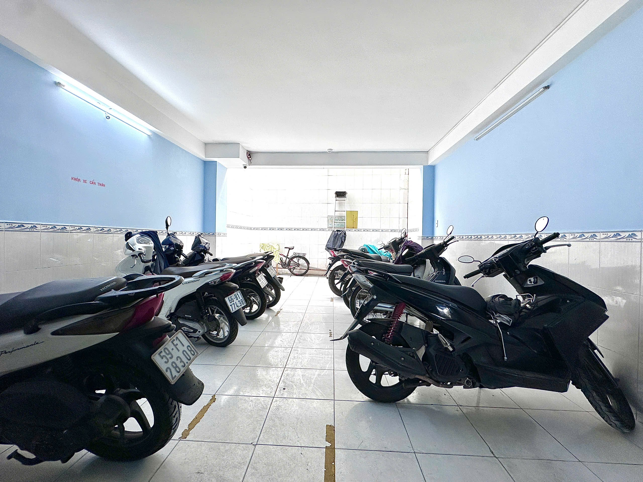 BÁN NHÀ HXH LÝ THÁI TỔ - 5x17 - 6 tầng - giá 21 tỷ 