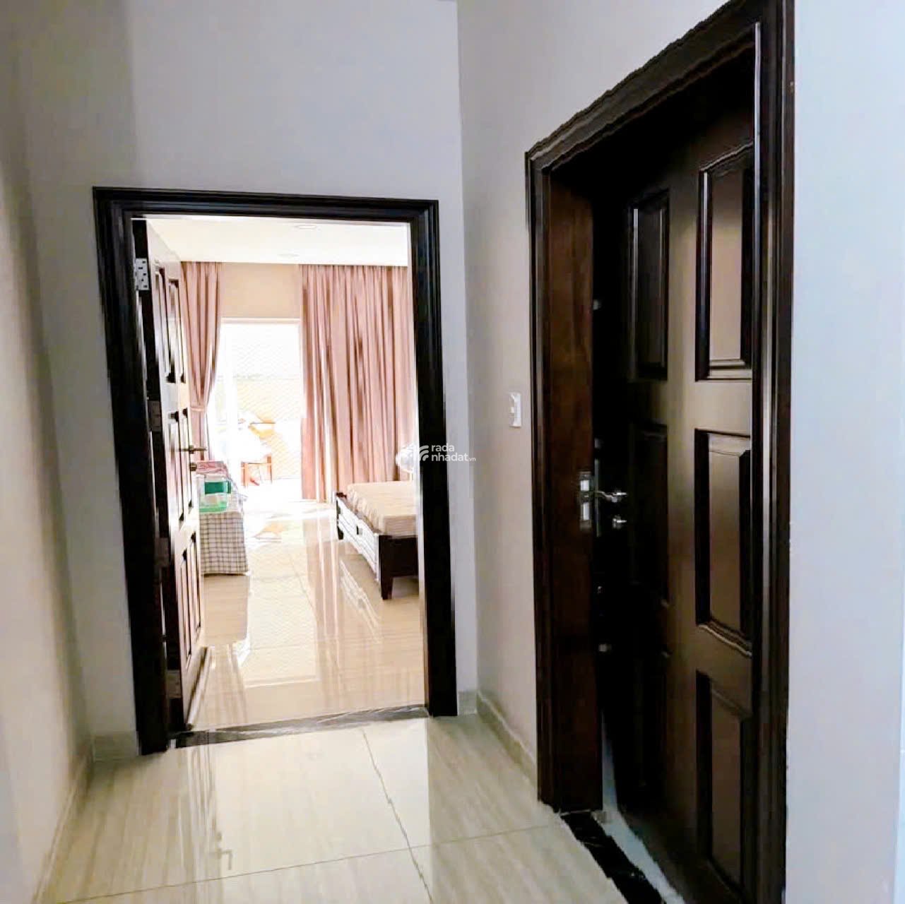 Nhà MẶT TIỀN , HUỲNH VĂN BÁNH , QUẬN PHÚ NHUẬN , 5 TẦNG , THANG MÁY , 5.3 x 23 m , 42 TỶ