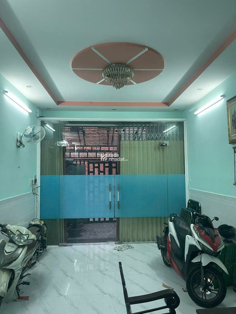 4 TẦNG  BTCT- DƯƠNG BÁ TRẠC- P. 1- Q. 8- DT: 3.9*18M (67M2)  -6 TỶ 5