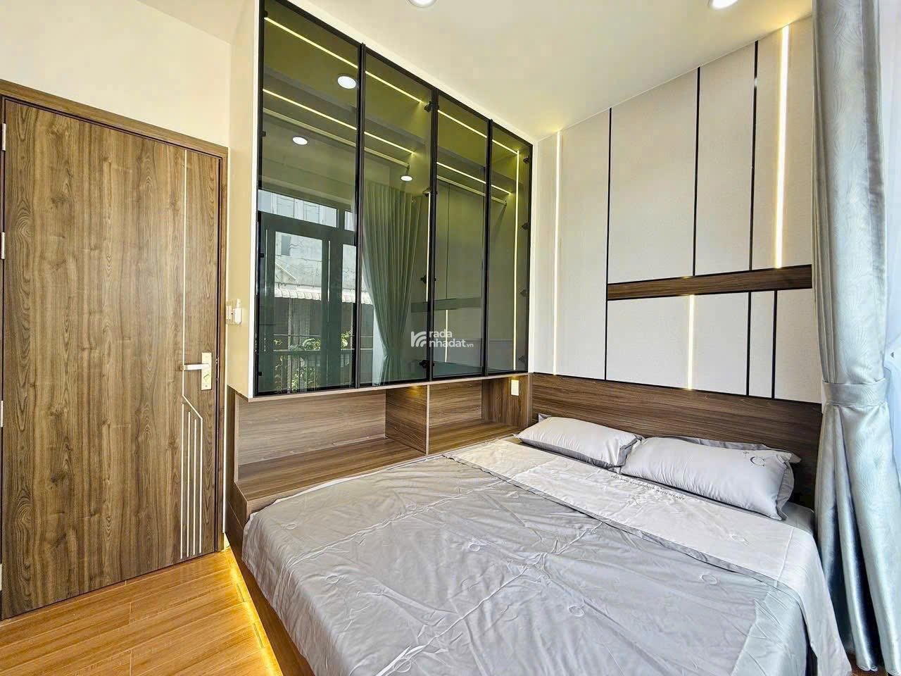 Bán nhà đẹp ở Huỳnh Tấn Phát, P. Phú Thuận, Q7. Giá 4tỷ320 , 69m2 , SHR