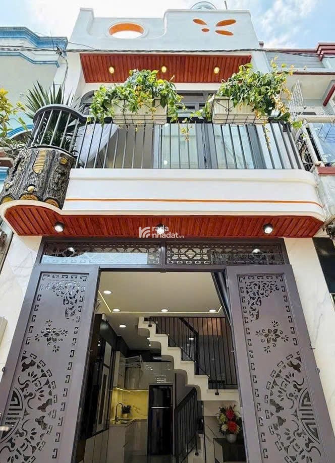 Bán nhà đẹp ở Huỳnh Tấn Phát, P. Phú Thuận, Q7. Giá 4tỷ320 , 69m2 , SHR