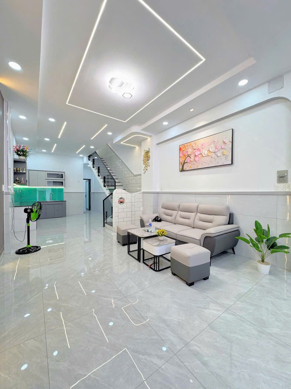 Nhà đẹp mới 3pn HXH giáp Aeon Mall Tân Phú chỉ 5.78 tỷ