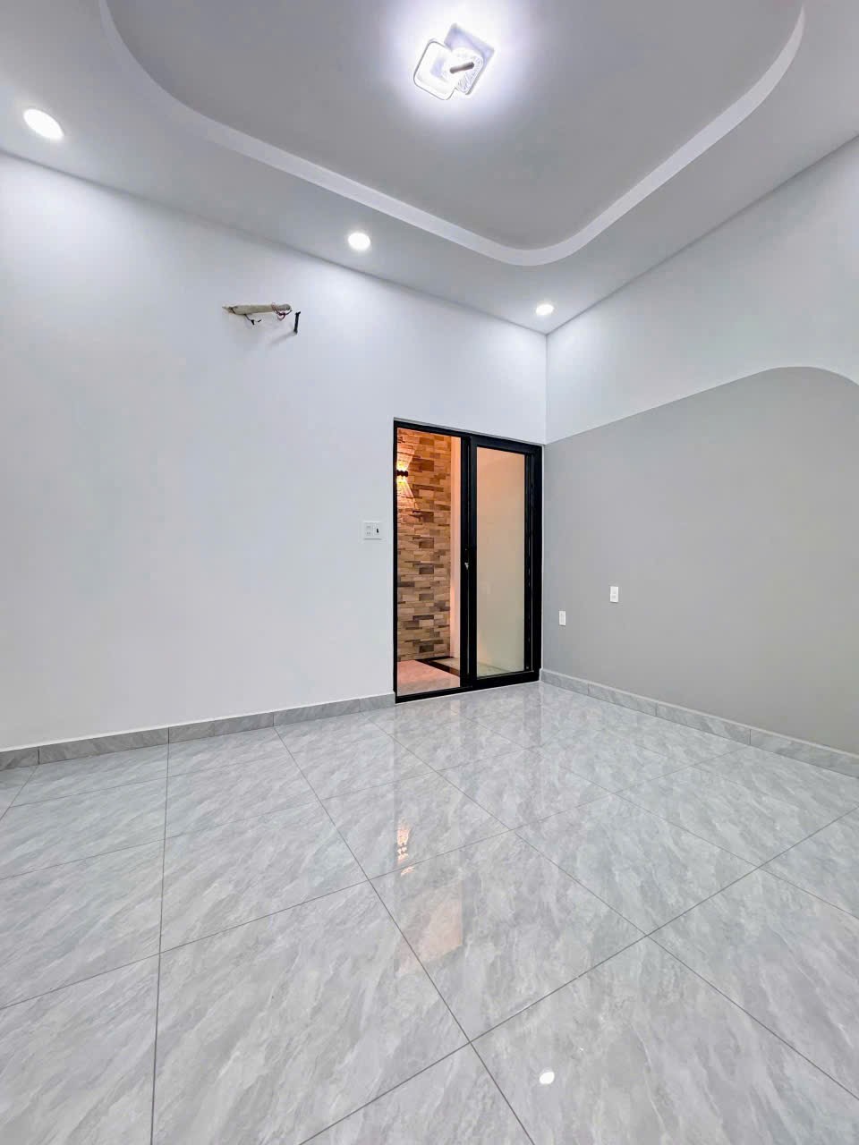 Nhà đẹp mới 3pn HXH giáp Aeon Mall Tân Phú chỉ 5.78 tỷ