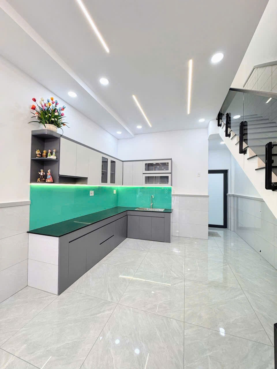 Nhà đẹp mới 3pn HXH giáp Aeon Mall Tân Phú chỉ 5.78 tỷ