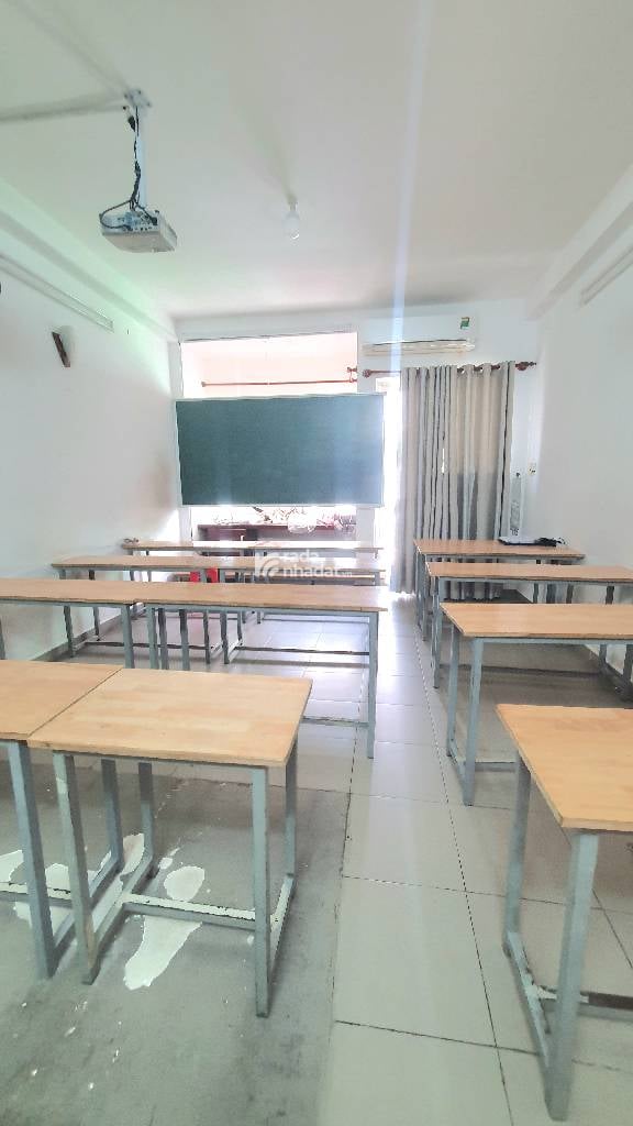 SIÊU PHẨM 5 TẦNG 2 HẺM XE HƠI TRƯỚC SAU. CÓ GARA OTO.  CÓ CHỖ GẮN THANG MÁY. 