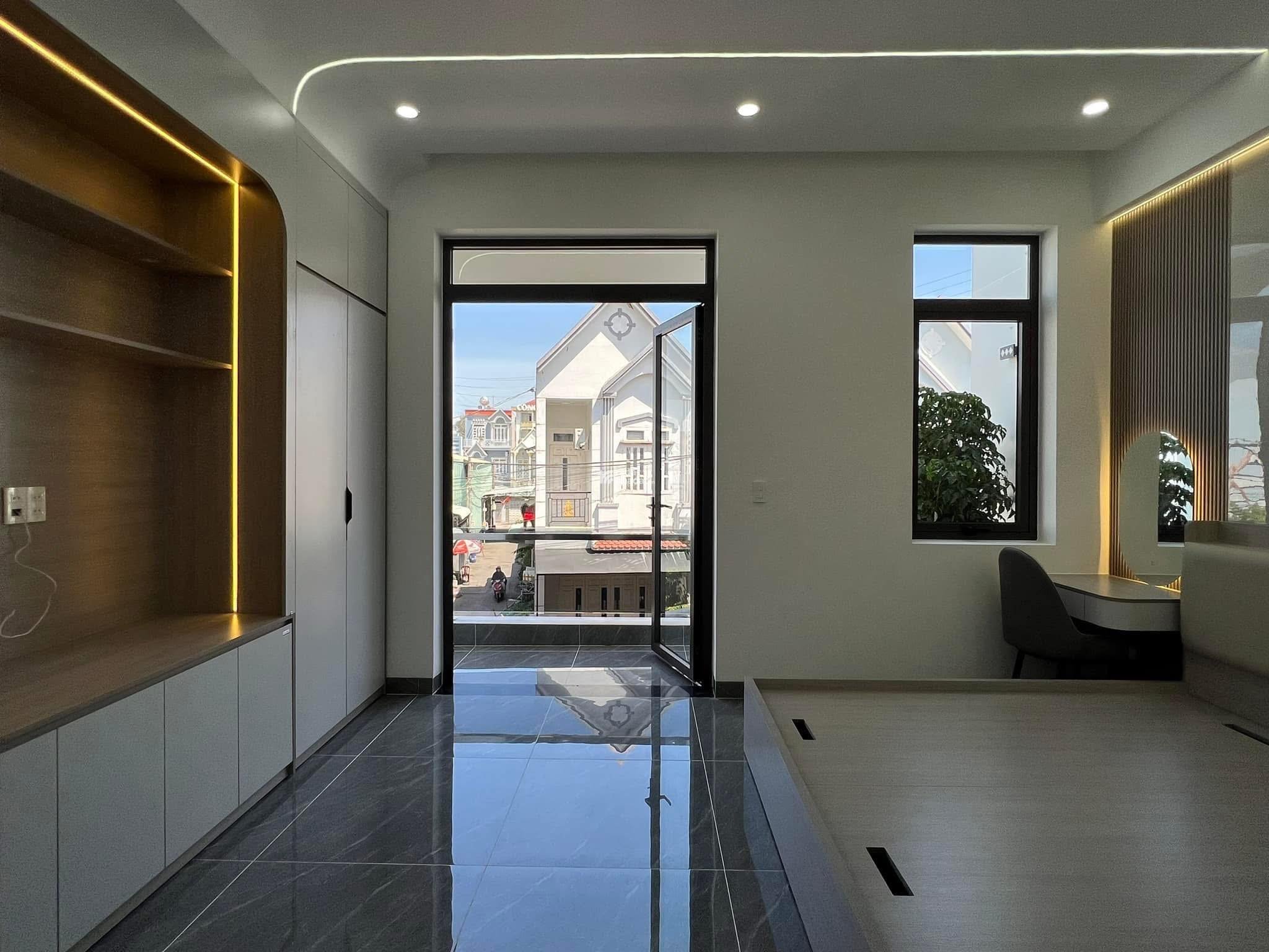 Bán Nhà Phố Hiện Đại, Trung Tâm Thủ Dầu Một, Giá Cực Tốt, Vào Ở Ngay
