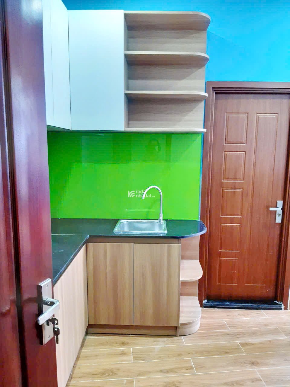 Bán CHDV 2 lầu gần mặt tiền đường Dương Bá Trạc P.2 Quận 8