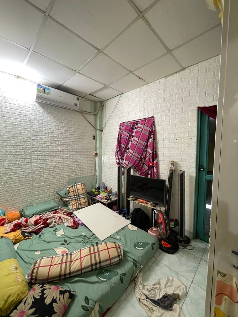 NHỈNH  2, TỶ, BÀ HOM - GẦN CHỢ PHÚ LÂM, HXH ĐỔ CỬA - NHÀ 2 TẦNG - 33 M2 - 2 PN .