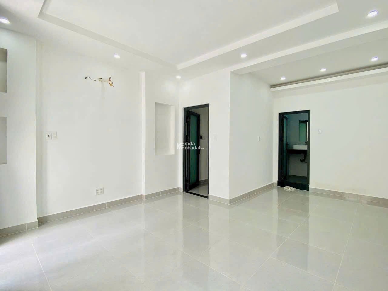 Bán nhà khu người Hàn DT 68m2 ở Nguyễn Minh Hoàng, P12, Tân Bình giá 3tỷ090tr. SHR