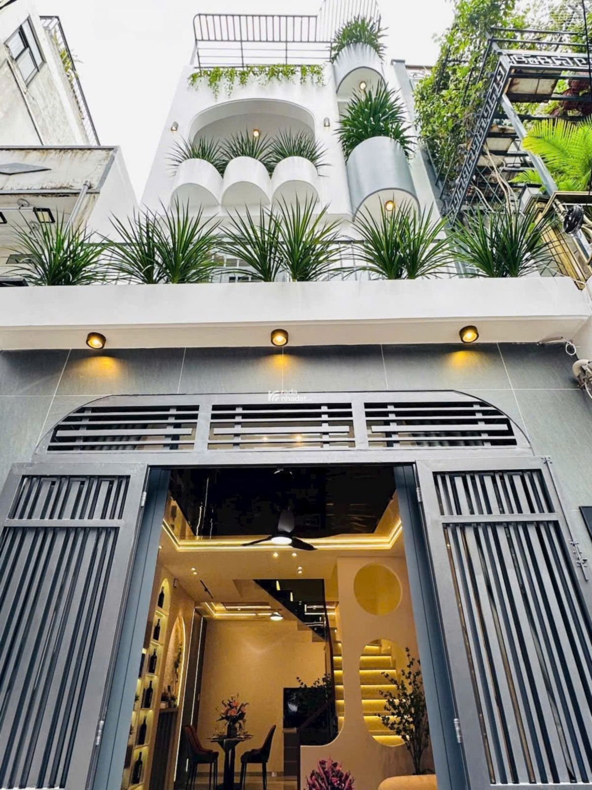 Gần Quận 1 ! Bán nhà hẻm xe hơi đường Nguyễn Cửu Vân - 4x15m - 4 tầng - Giá nhỉnh 9 tỷ