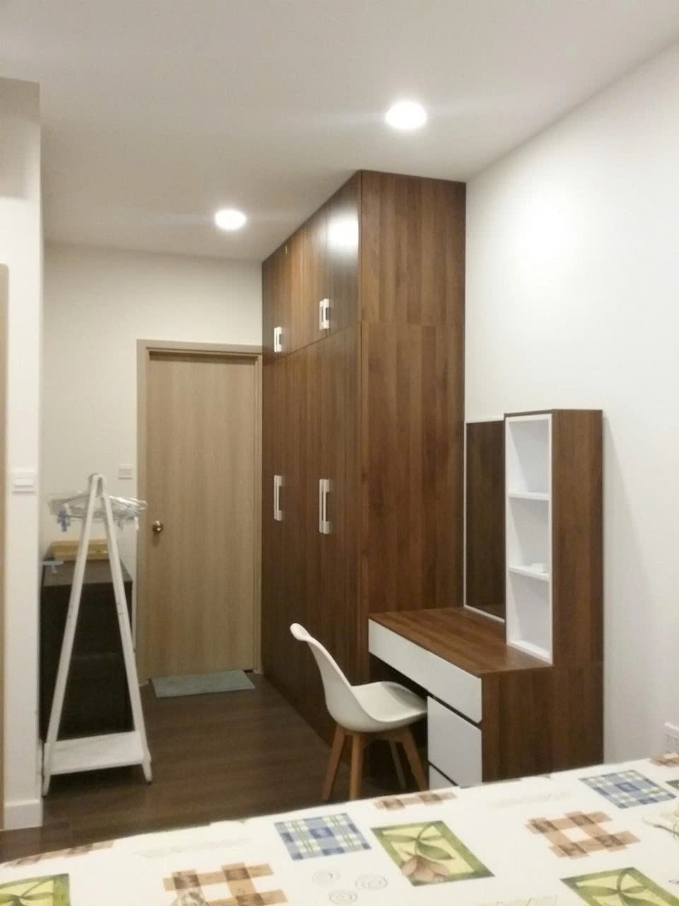Bán căn 2PN 7,1 tỷ tại The Sun Avenue, 73m2, full nội thất, đã có sổ hồng, vào ở ngay