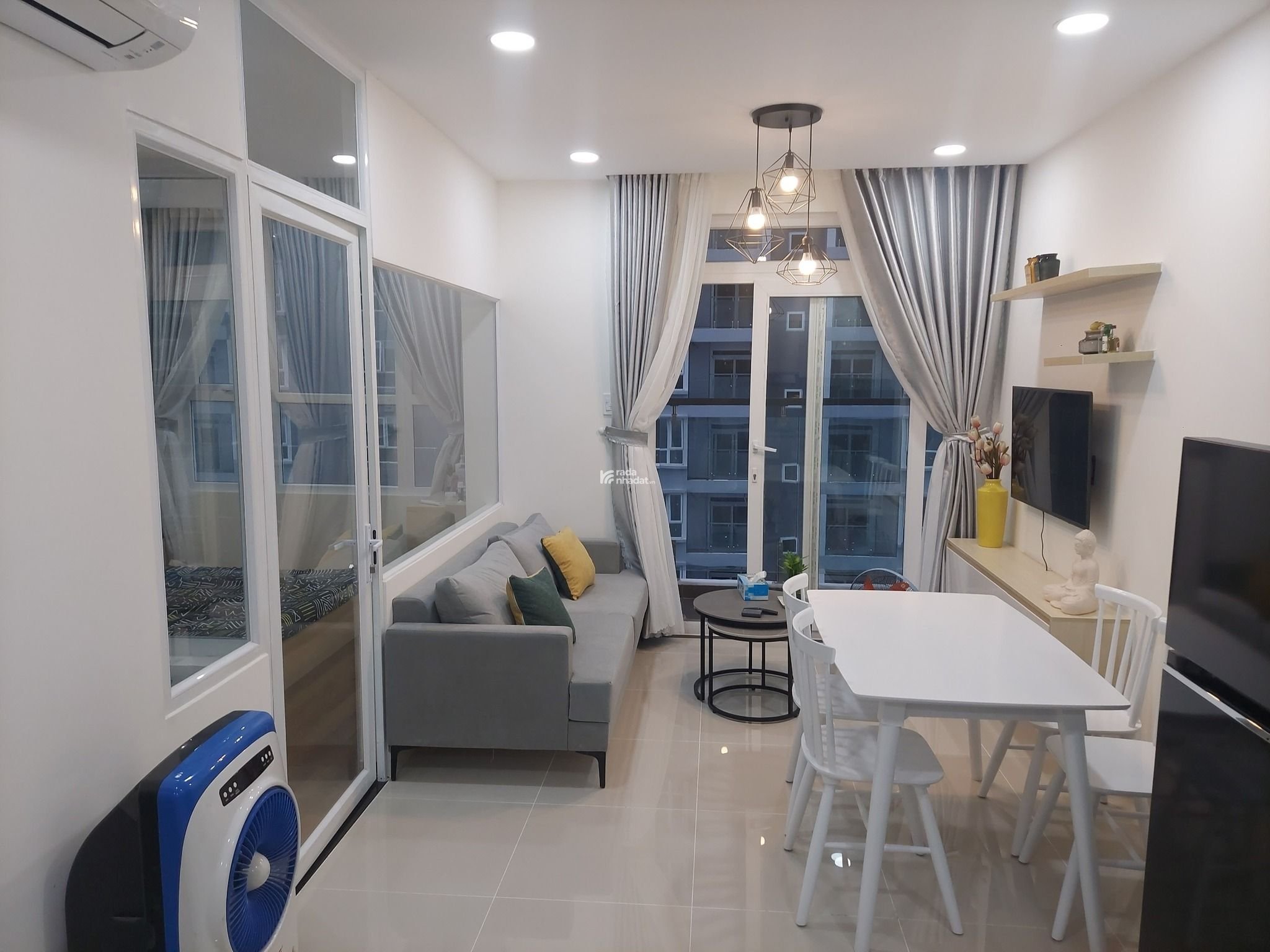 Bán gấp căn hộ 2PN 1WC 51m2, giá 2,3 tỷ tầng cao view thoáng. LH: 0907 174 *** để xem nhà