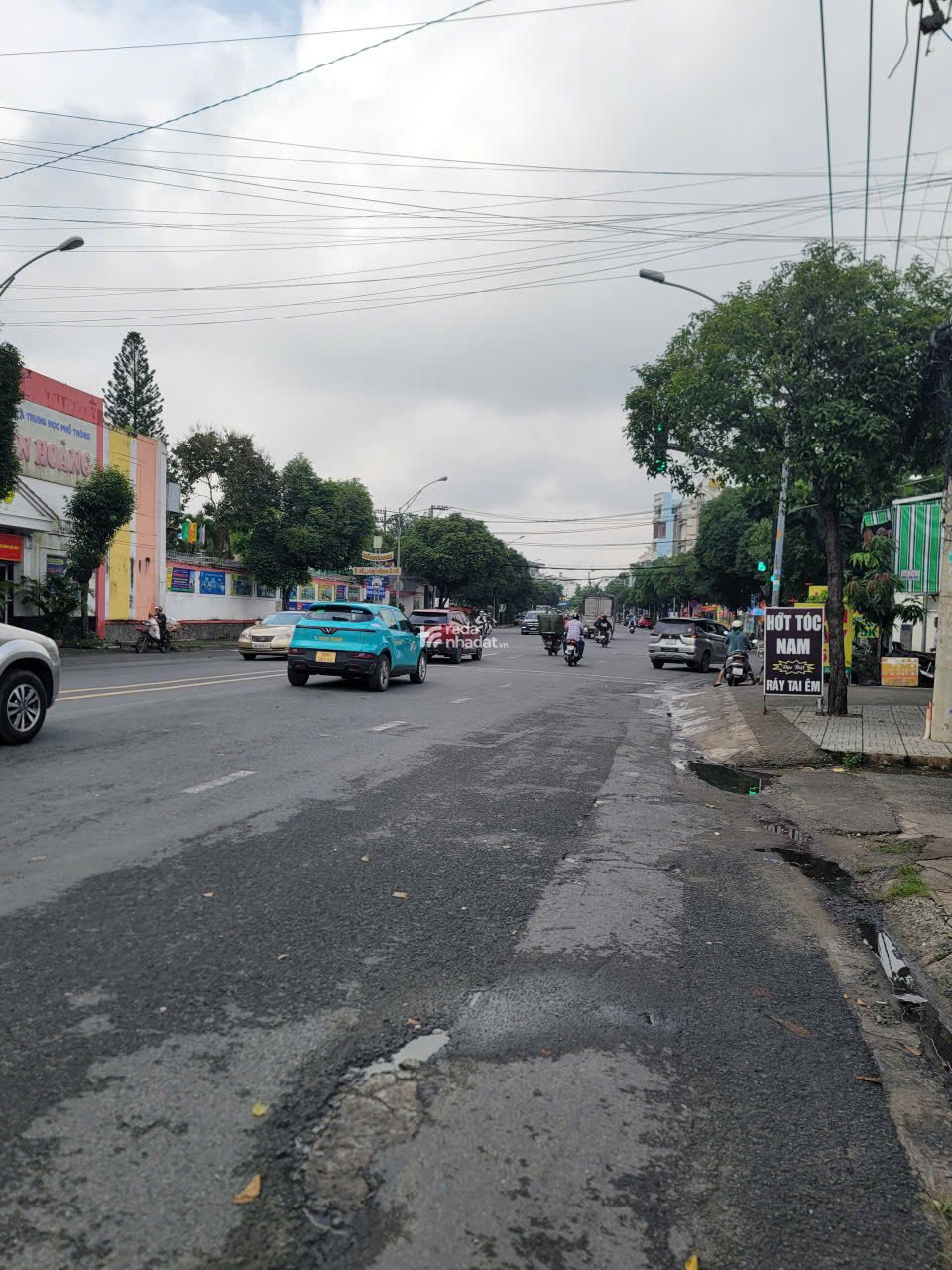 15 Tỷ.vị Trí Đắc Địa, Nhà 3 Tầng Mt Chế Lan Viên Q.tân Phú !