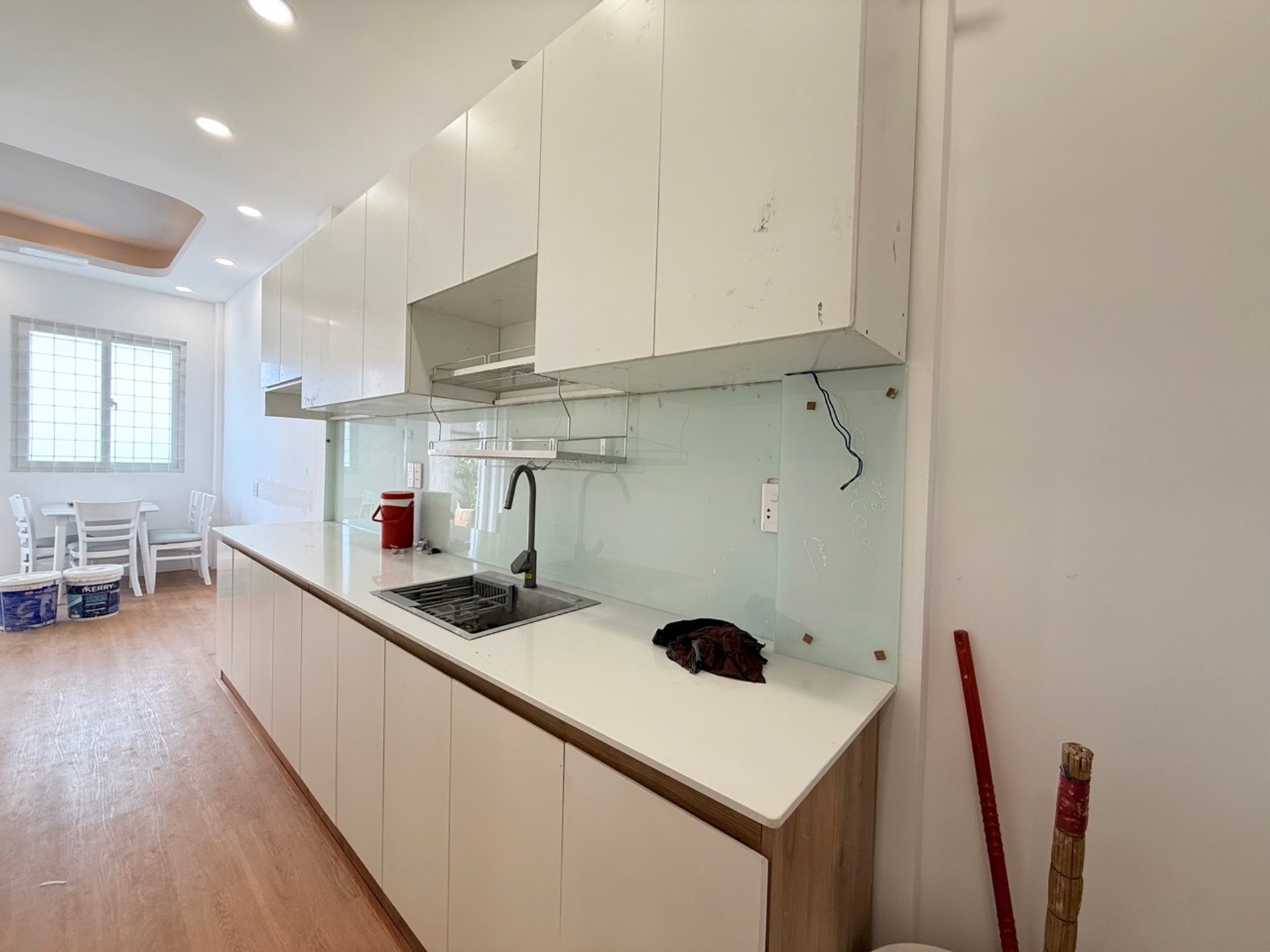 Bán chung cư Lạc Long Quân _ Chợ Hoa Đầm Sen ( 50M2-2PN-2WC) TẶNG NỘI THẤT 