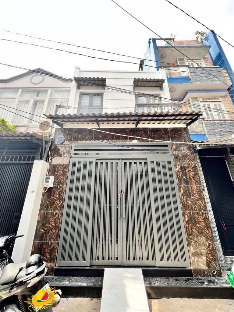 Bán nhà gấp đường Võ Văn Tần, phường 5, quận 10 gần ga Sài Gòn SHR,