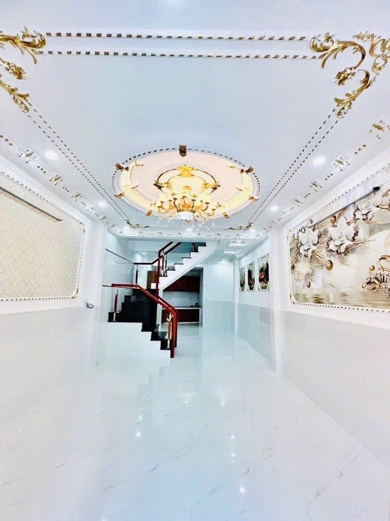 Bán nhà gấp đường Võ Văn Tần, phường 5, quận 10 gần ga Sài Gòn SHR,