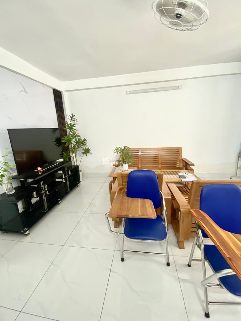 NHÀ ĐẸP Ở NGAY SÁT MẶT TIỀN GẦN Đ. PHẠM VĂN ĐỒNG 2 TẦNG 4,5X11 NHỈNH 4 TỶ.