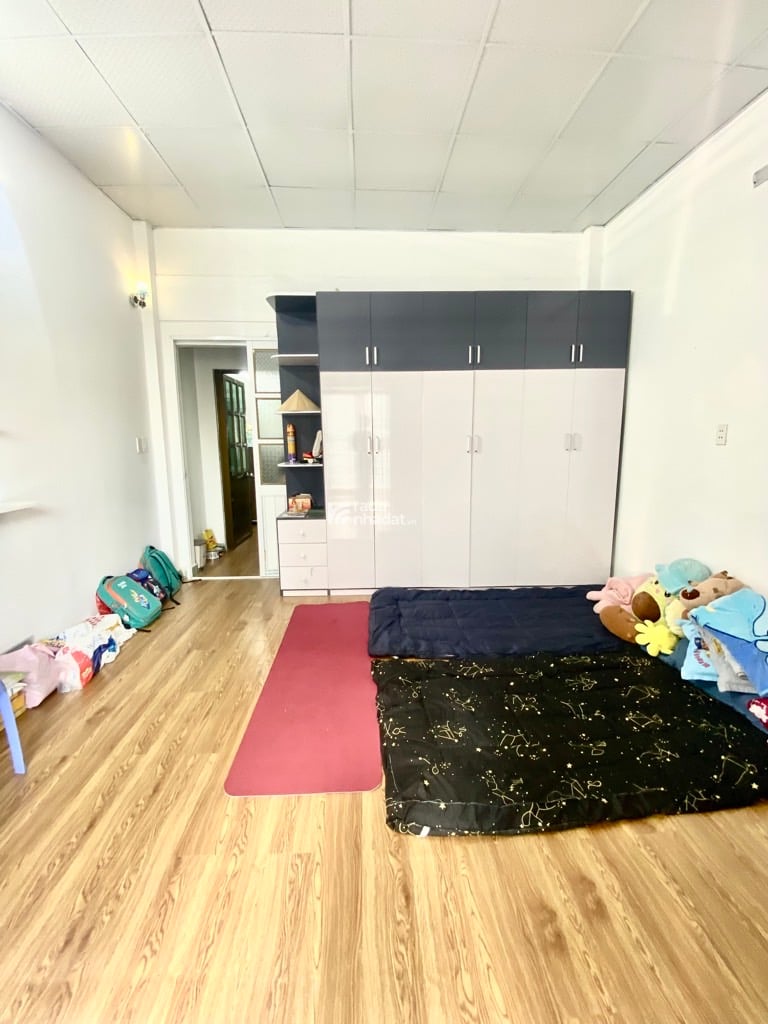 NHÀ ĐẸP Ở NGAY SÁT MẶT TIỀN GẦN Đ. PHẠM VĂN ĐỒNG 2 TẦNG 4,5X11 NHỈNH 4 TỶ.