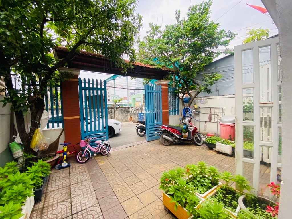 HẺM NHỰA 5m THÔNG, LÔ GÓC SÁT MẶT TIỀN QL13, DÒNG TIỀN 15tr/t, 7X22, CHỈ 9,8 TỶ.