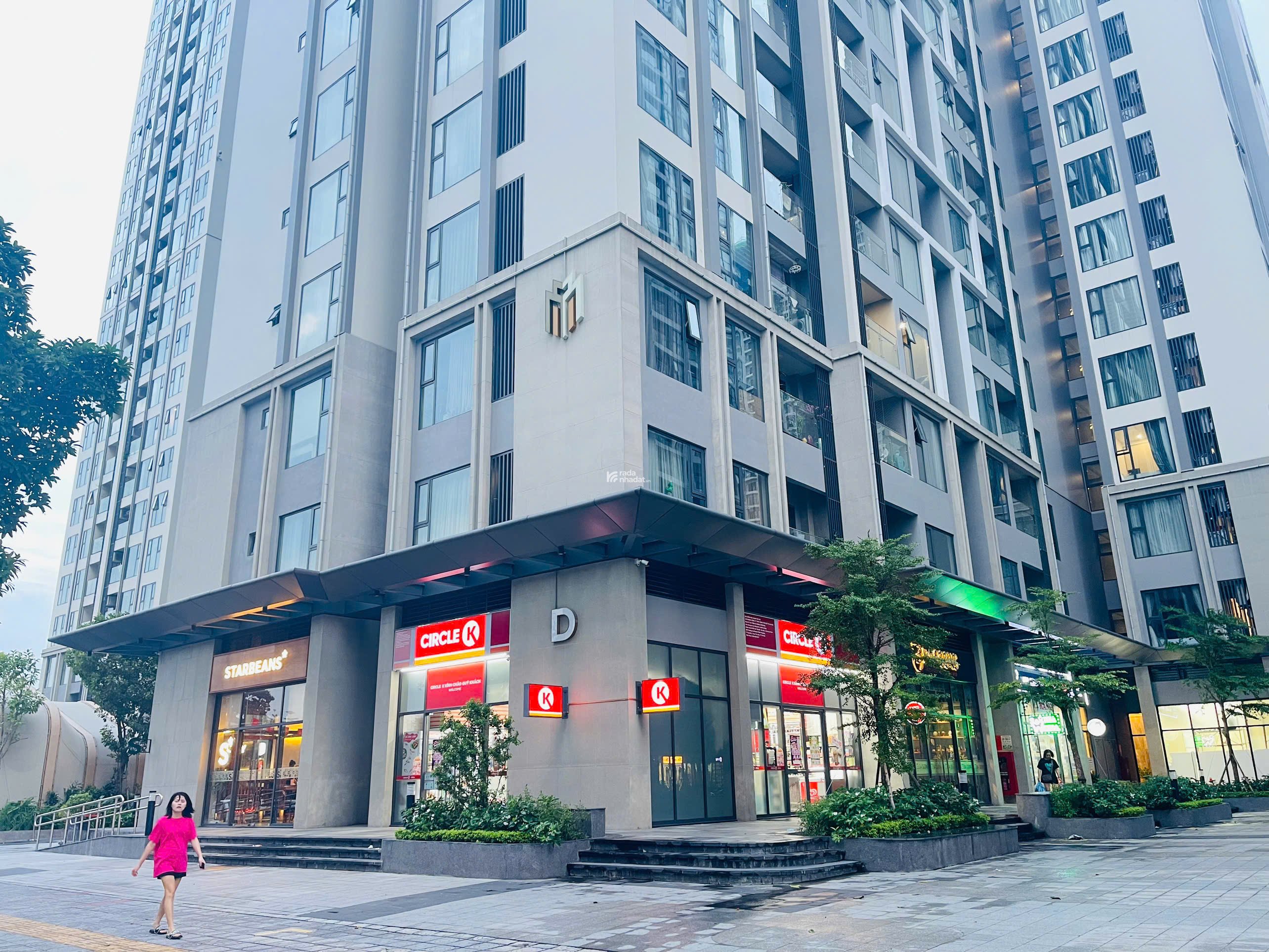 Bán Shop chân đế Vinhomes Smart City, mặt sảnh, dòng tiền 780tr/năm